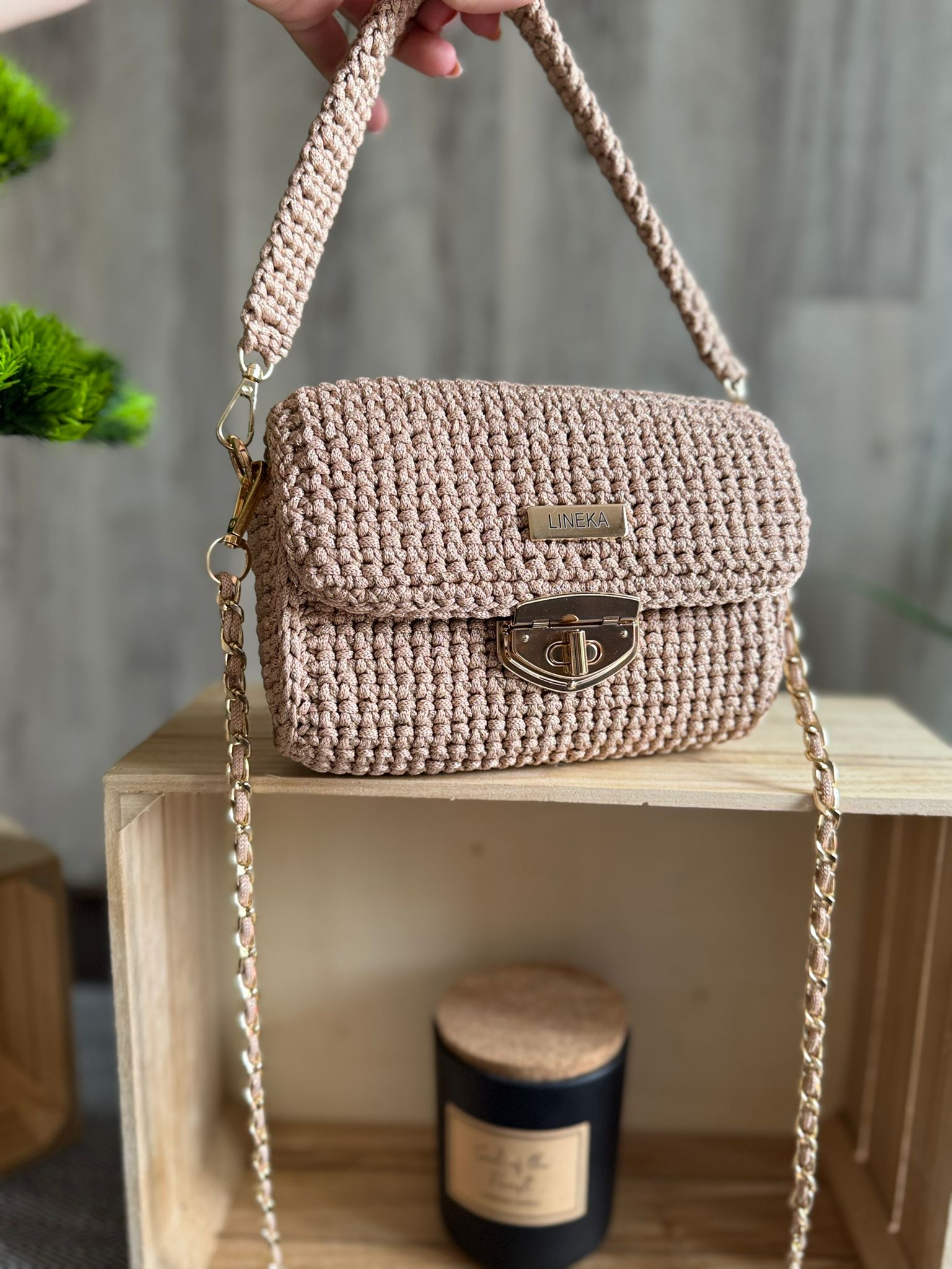 Torebka szydełkowa Lineka – COCO mini Ciasteczkowa ze Złotą Nitką - obrazek 2
