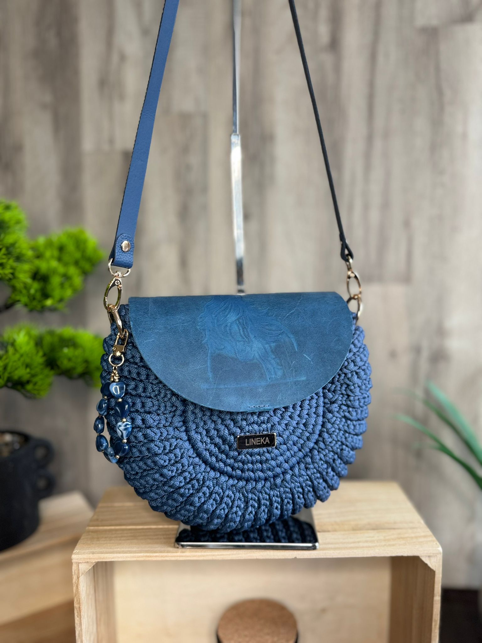 Torebka szydełkowa LINEKA Oreo – jeansowy styl z końskim charakterem