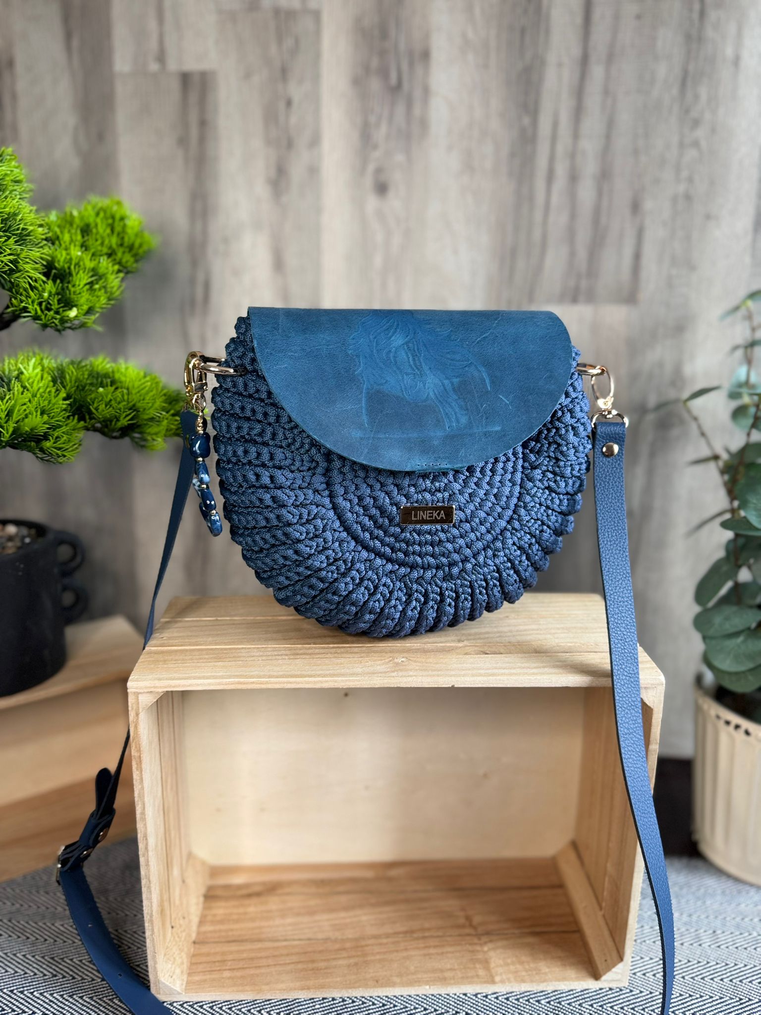 Torebka szydełkowa LINEKA Oreo – jeansowy styl z końskim charakterem - obrazek 5