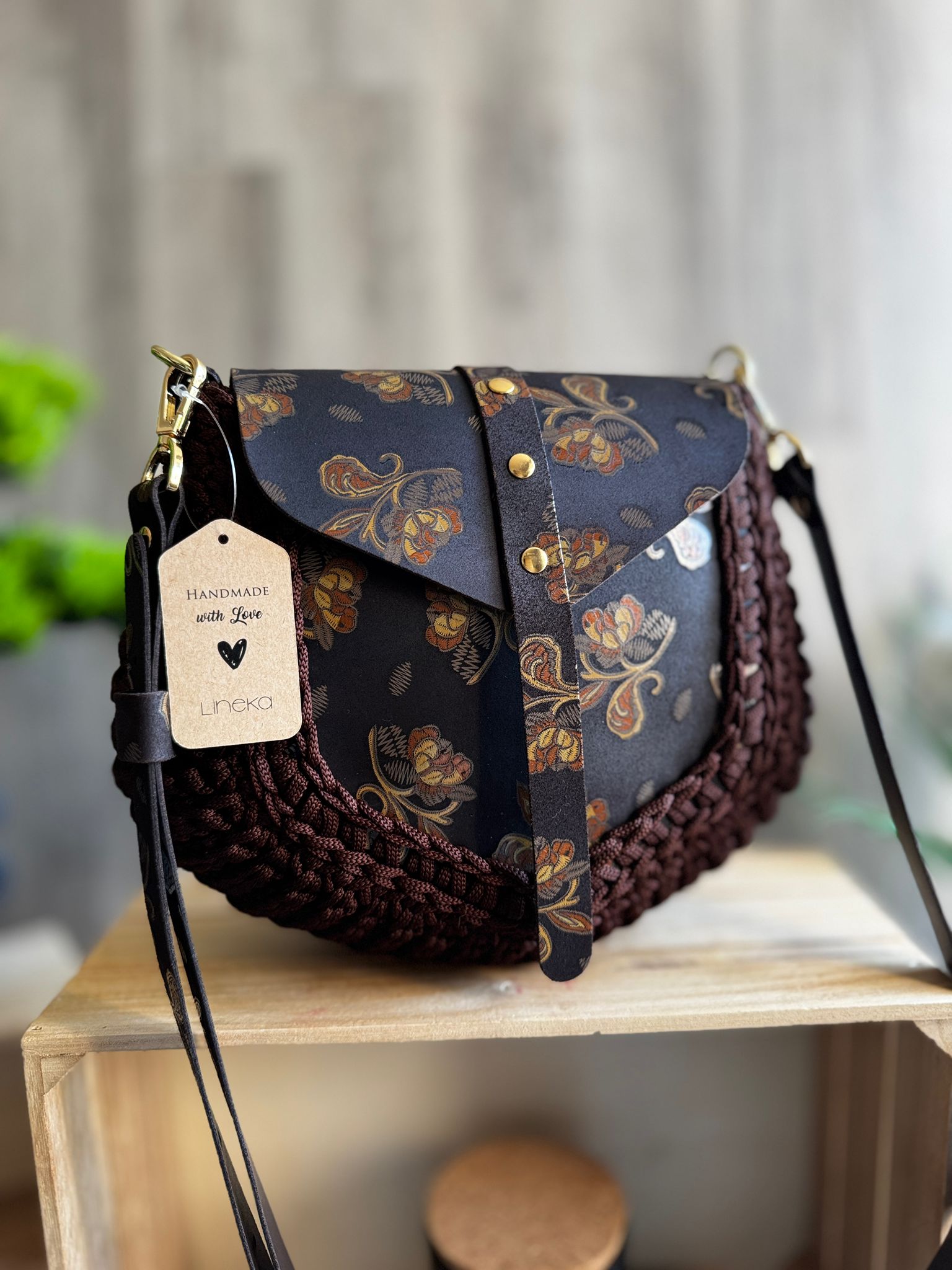ASTRID Torebka szydełkowa Lineka – Brown Harmony