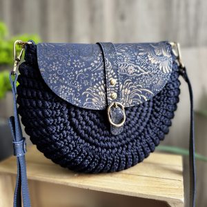 Torebka listonoszka szydełkowa Oreo Lineka – Granat Królewski