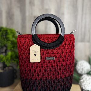 Torebka szydełkowa LINEKA – czarno-czerwone ombre z charakterem